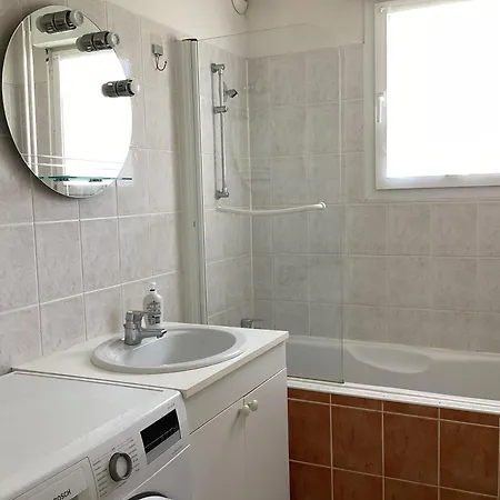 Type 2 Rue Alsace Lorraine 10mn * La Rochelle (Charente-Maritime)